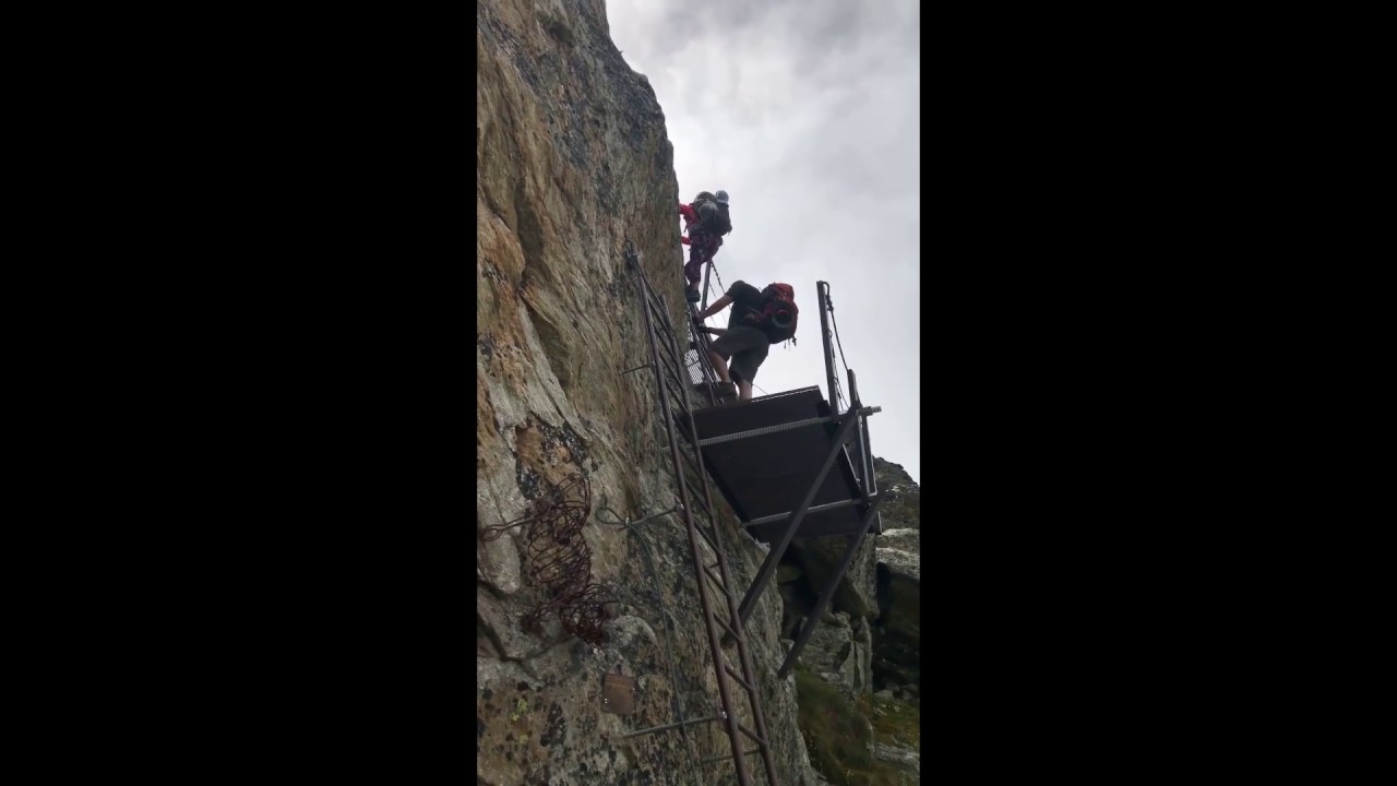 Pas de Chèvres ladders